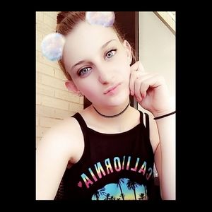 Meet your Posher, Alexis